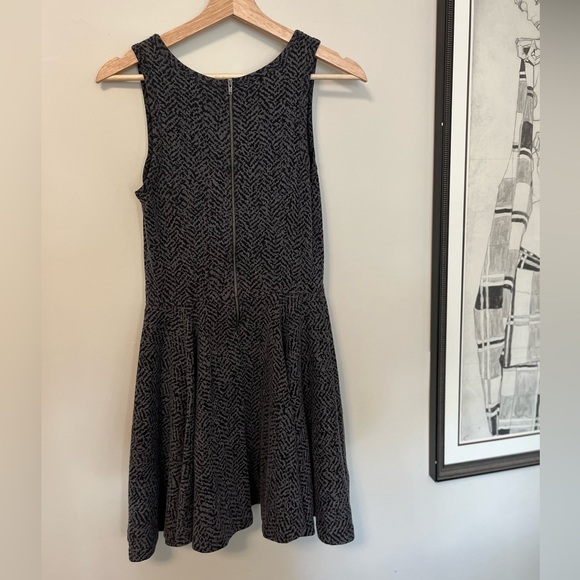 Express a-line skater dress in great condition! - Picture 5 of 5